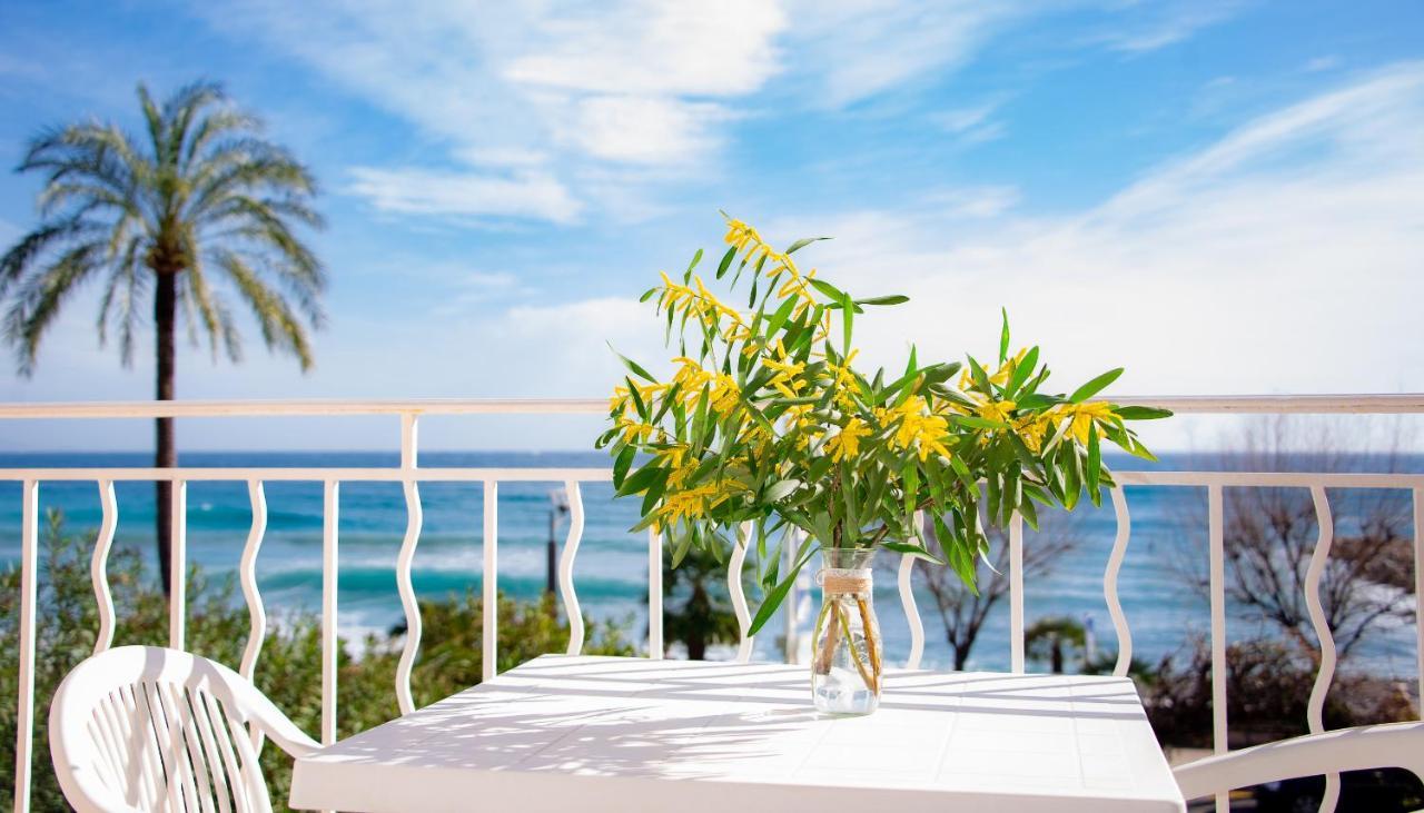 Hotel Et Appartements Reine D'Azur Roquebrune-Cap-Martin Exterior photo