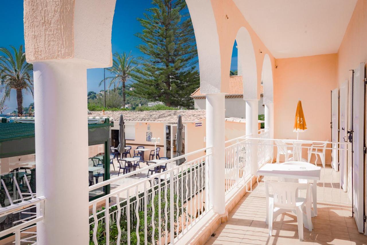 Hotel Et Appartements Reine D'Azur Roquebrune-Cap-Martin Exterior photo