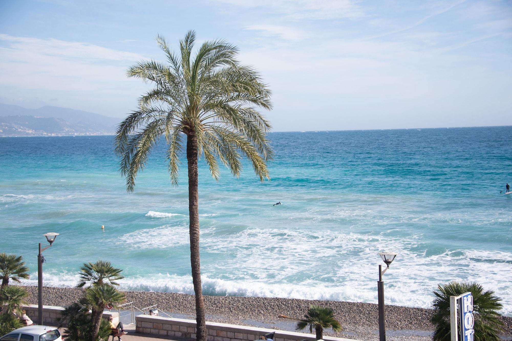 Hotel Et Appartements Reine D'Azur Roquebrune-Cap-Martin Exterior photo