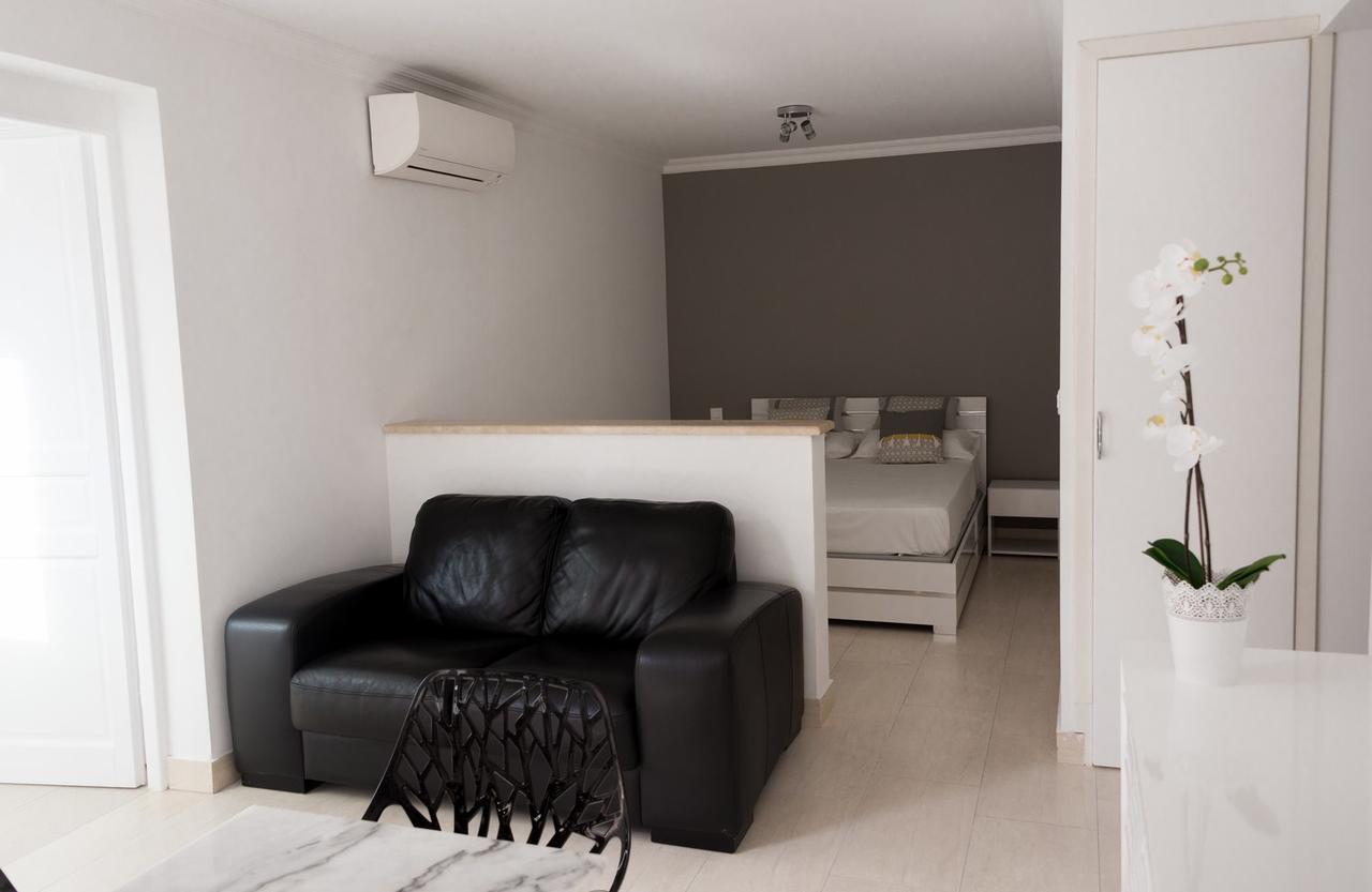 Hotel Et Appartements Reine D'Azur Roquebrune-Cap-Martin Exterior photo