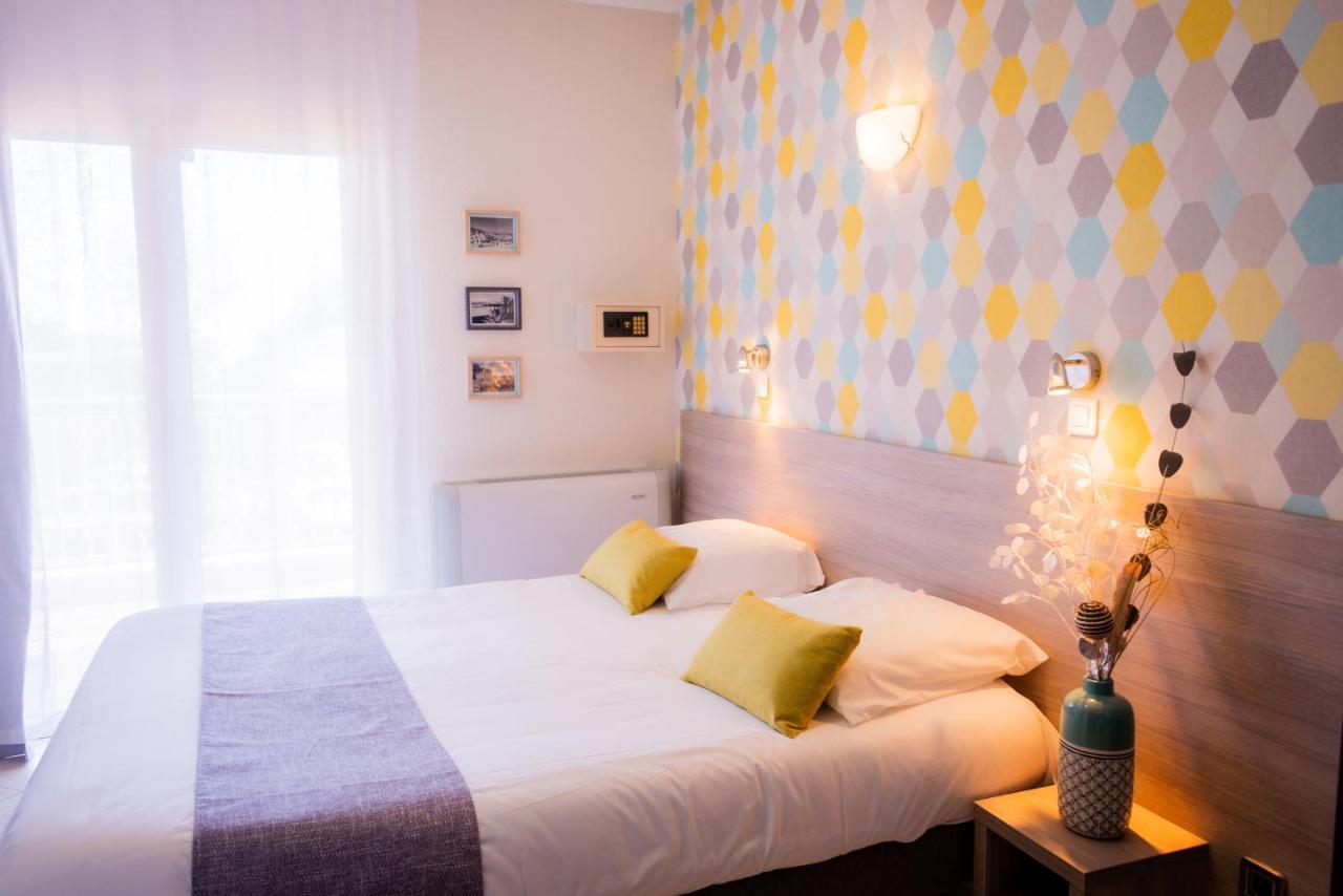 Hotel Et Appartements Reine D'Azur Roquebrune-Cap-Martin Exterior photo